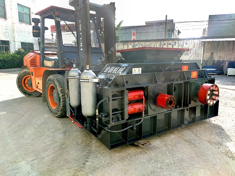 對輥機(jī)_小型對輥機(jī),磚廠用對輥機(jī)設(shè)備,對輥細(xì)碎機(jī),對滾破碎機(jī)價格 對輥機(jī)_小型對輥機(jī),磚廠用對輥機(jī)設(shè)備,對輥細(xì)碎機(jī),對滾破碎機(jī)價格